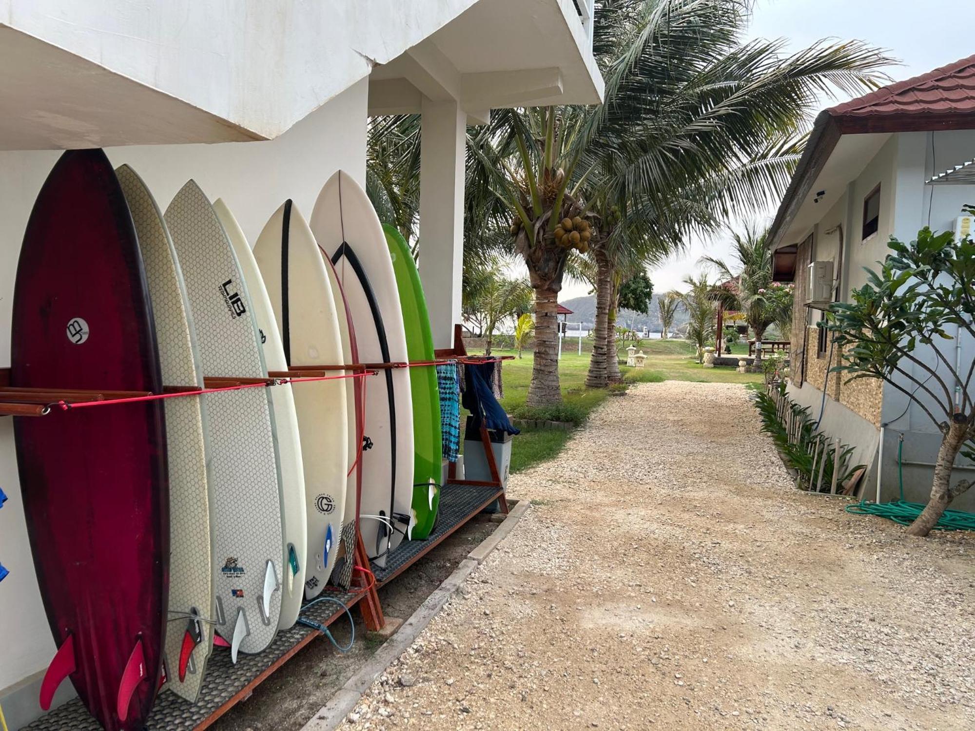 Mama Nings Beach Hotel Sekongkang Ngoại thất bức ảnh