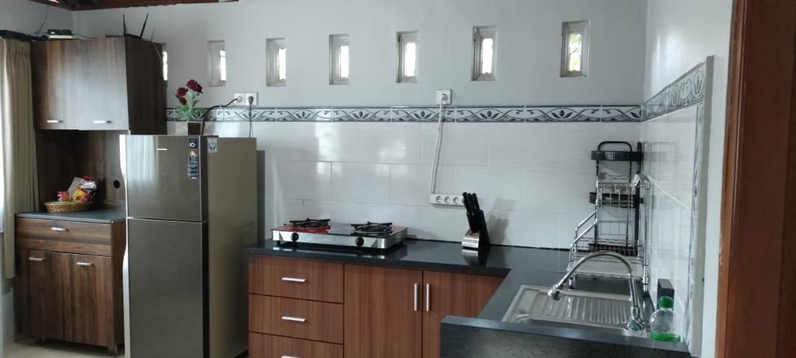 Mama Nings Beach Hotel Sekongkang Ngoại thất bức ảnh