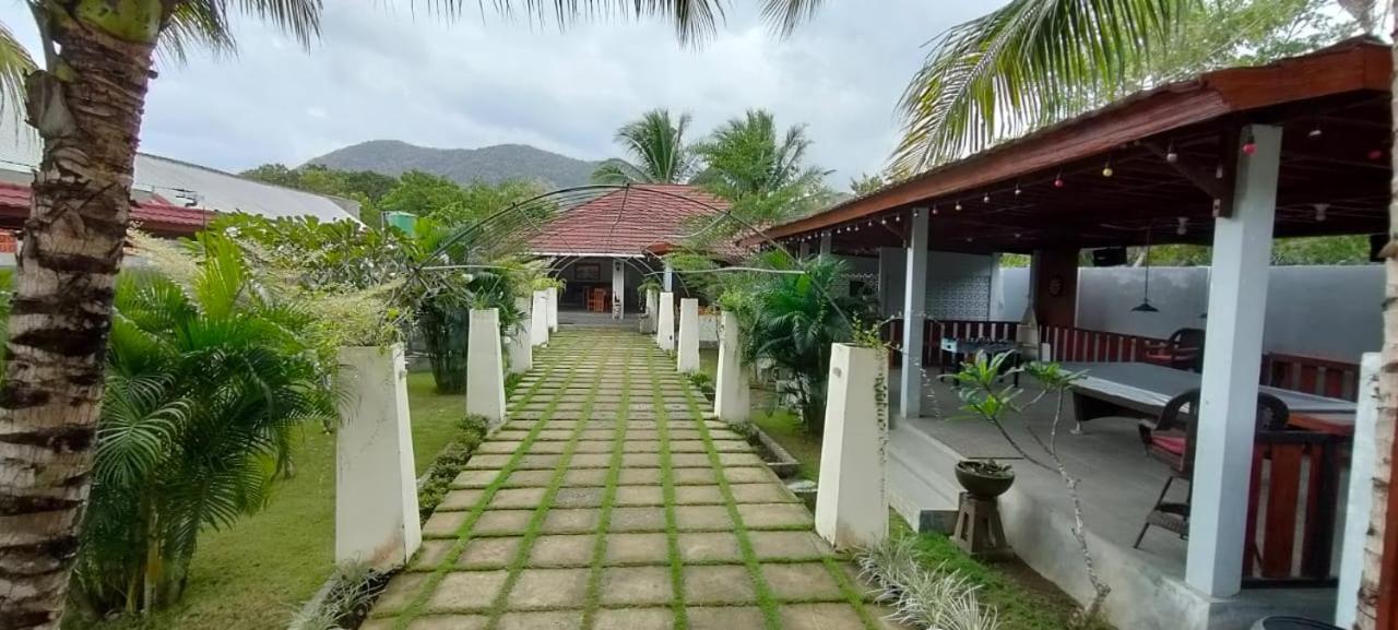 Mama Nings Beach Hotel Sekongkang Ngoại thất bức ảnh