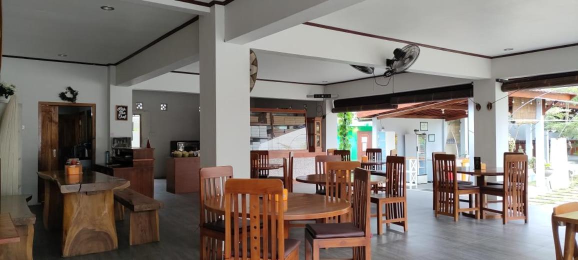 Mama Nings Beach Hotel Sekongkang Ngoại thất bức ảnh