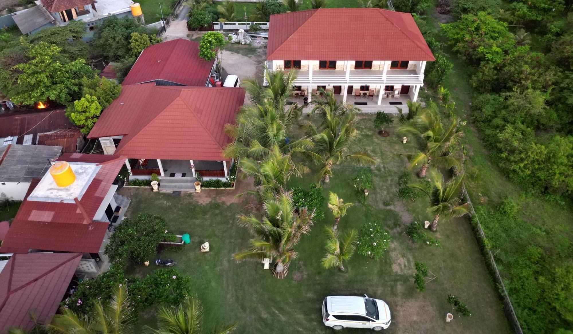 Mama Nings Beach Hotel Sekongkang Ngoại thất bức ảnh
