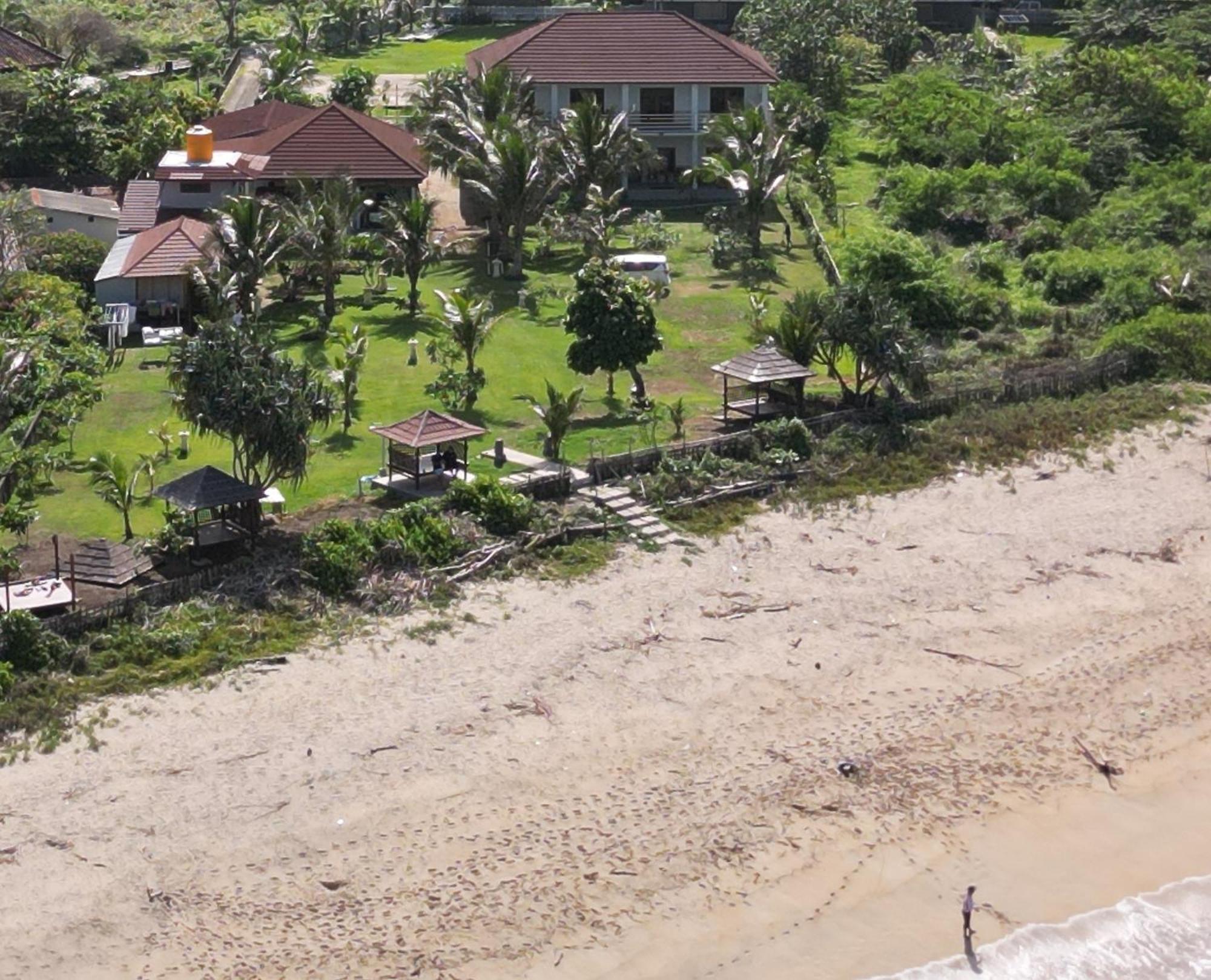 Mama Nings Beach Hotel Sekongkang Ngoại thất bức ảnh