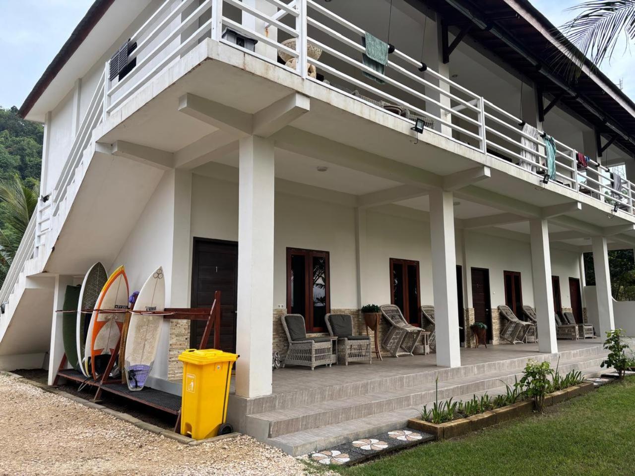 Mama Nings Beach Hotel Sekongkang Ngoại thất bức ảnh